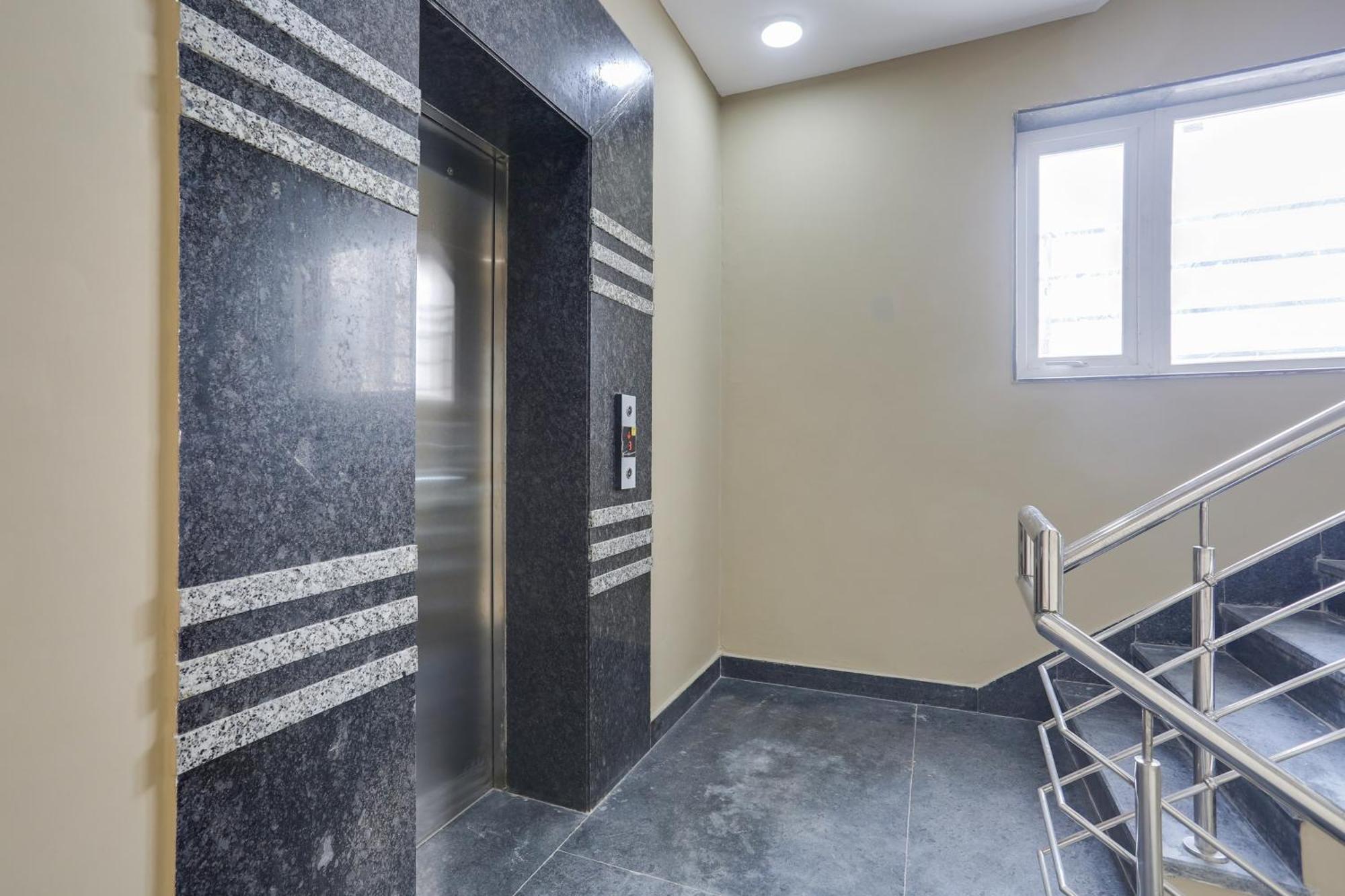 Townhouse The Adore Inn Gurgaon Exterior foto