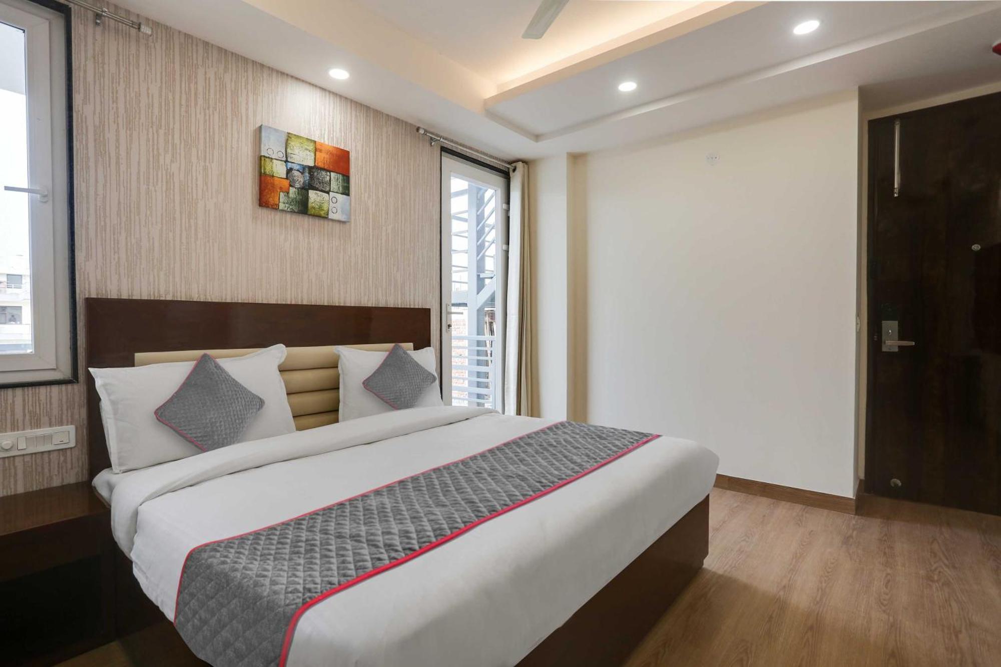 Townhouse The Adore Inn Gurgaon Exterior foto